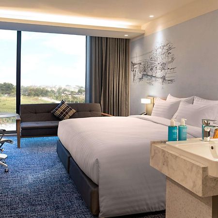 Novotel Bangkok Future Park Rangsit Патхумтхани Экстерьер фото