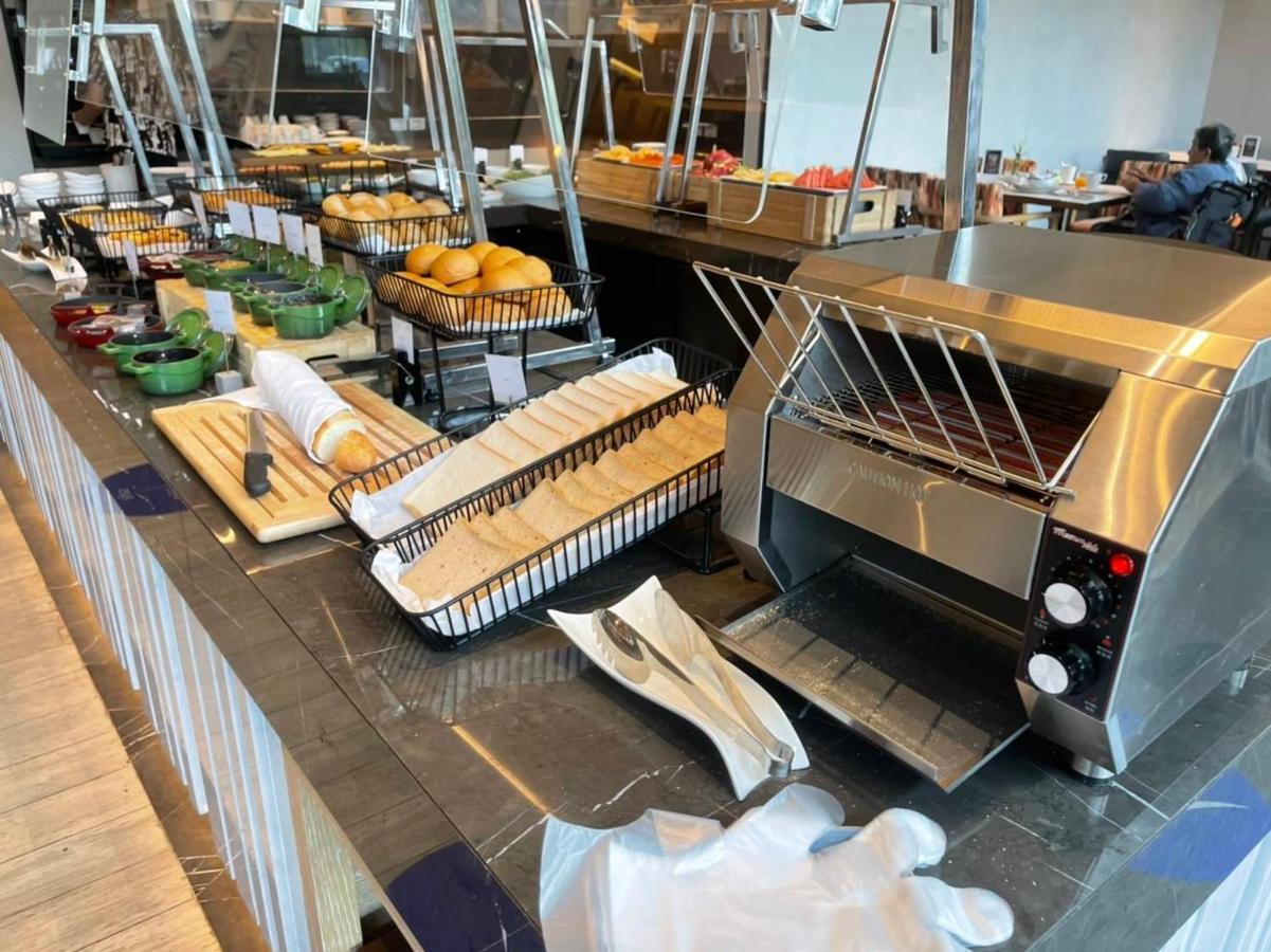 Novotel Bangkok Future Park Rangsit Патхумтхани Экстерьер фото
