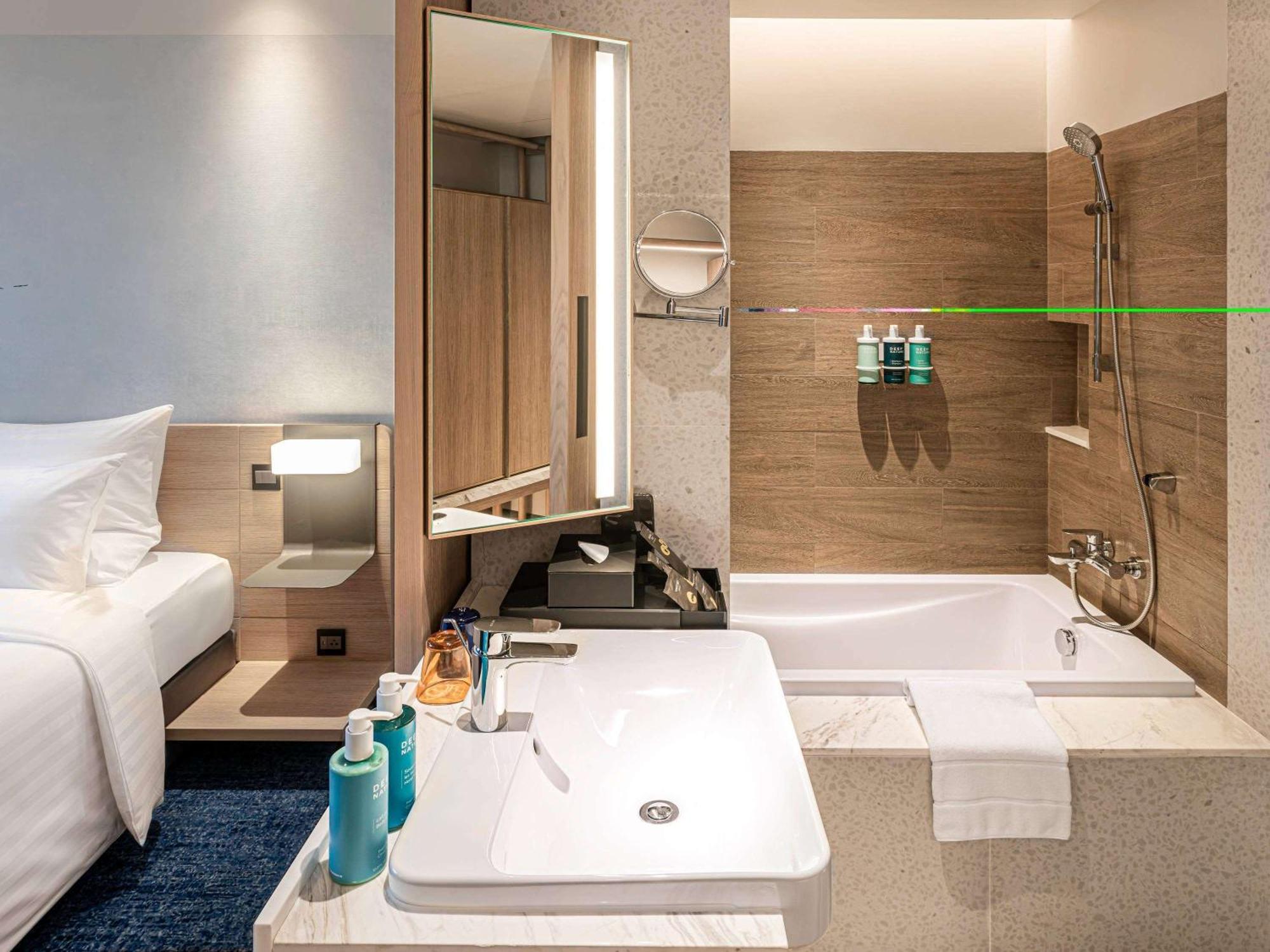 Novotel Bangkok Future Park Rangsit Патхумтхани Экстерьер фото
