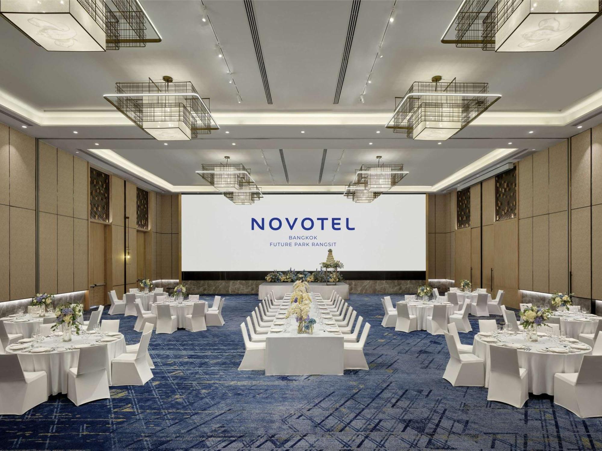 Novotel Bangkok Future Park Rangsit Патхумтхани Экстерьер фото