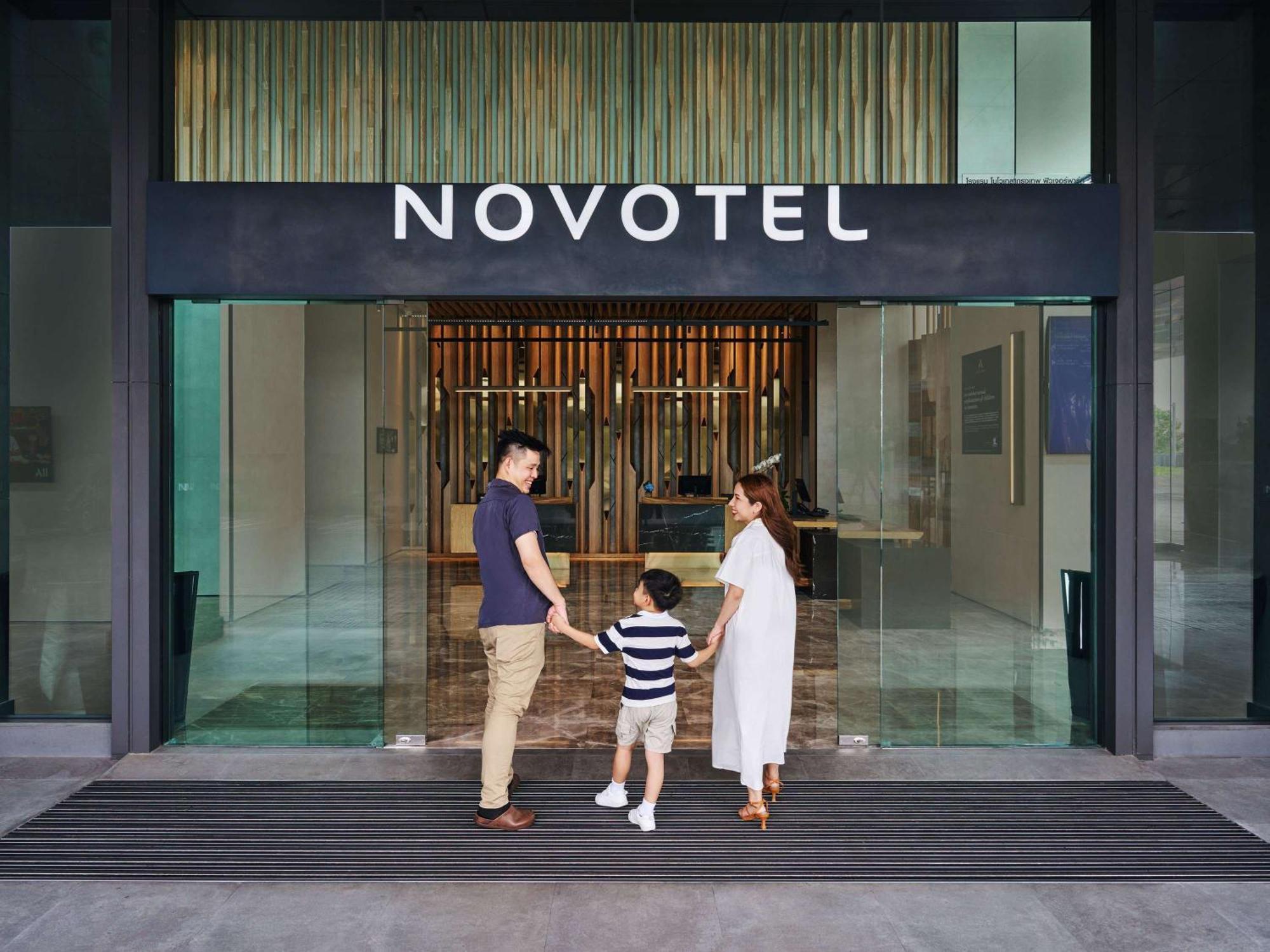 Novotel Bangkok Future Park Rangsit Патхумтхани Экстерьер фото