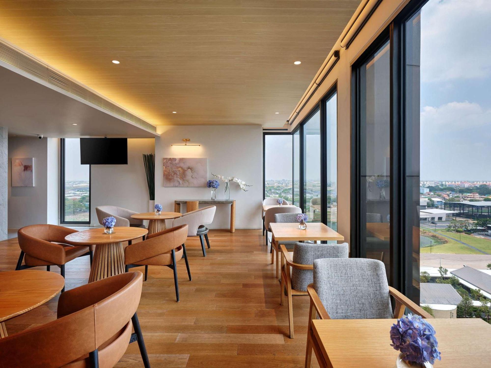 Novotel Bangkok Future Park Rangsit Патхумтхани Экстерьер фото