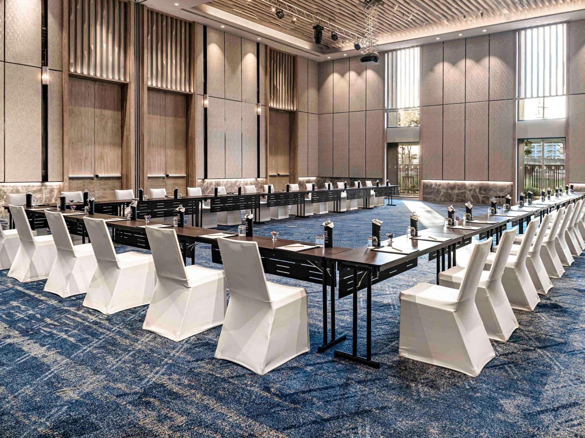 Novotel Bangkok Future Park Rangsit Патхумтхани Экстерьер фото